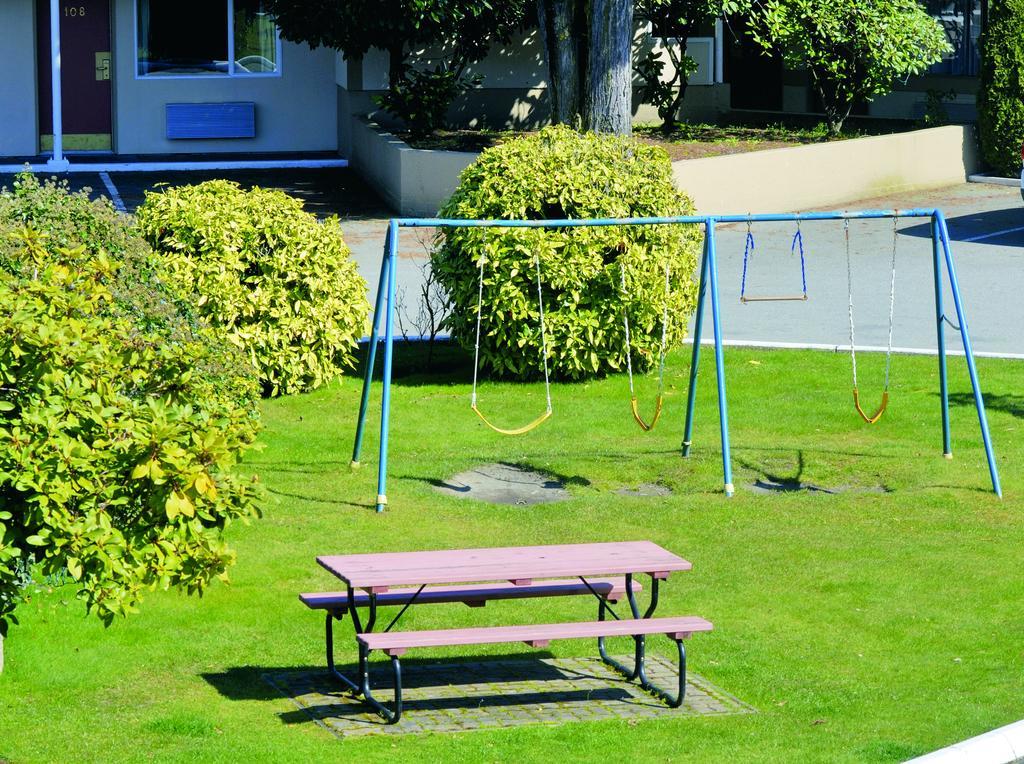 Grouse Inn West Vancouver Exterior photo