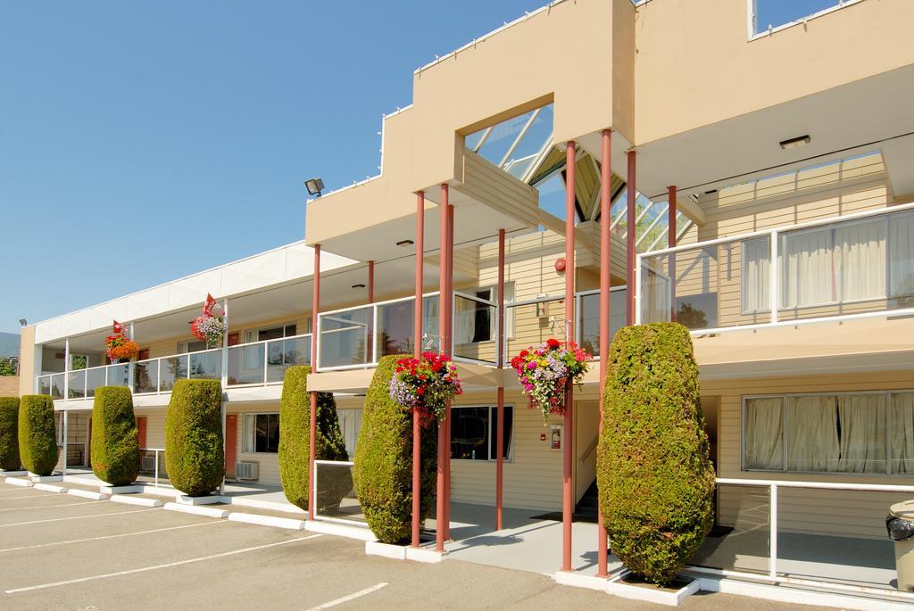 Grouse Inn West Vancouver Exterior photo